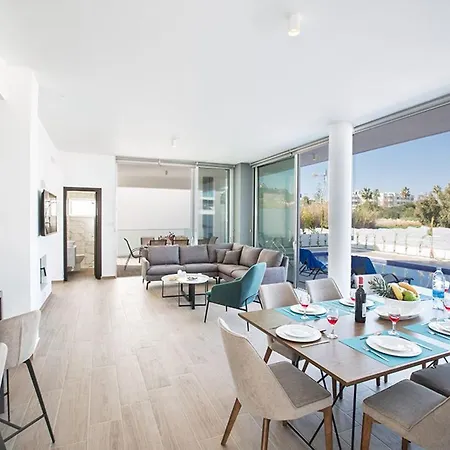 Olive Titan, Brand New,exquisite 5bdr With Pool,close To The Villa