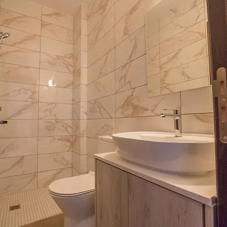 Olive Titan, Brand New,exquisite 5bdr With Pool