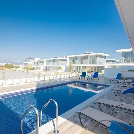 Olive Titan, Brand New,exquisite 5bdr With Pool,close To The Villa