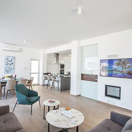 Olive Titan, Brand New,exquisite 5bdr With Pool Villa