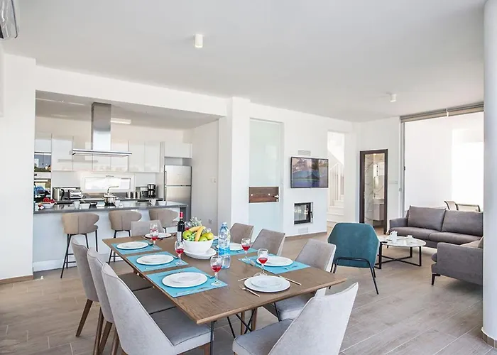 Olive Titan, Brand New,exquisite 5bdr With Pool Vilă *